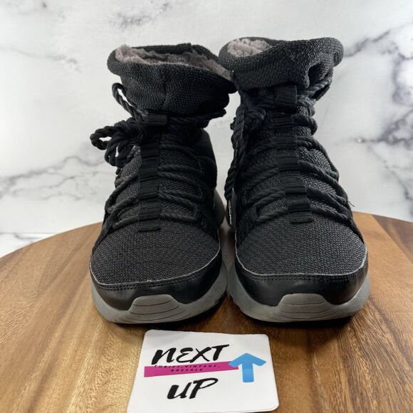 Womens size 7.5-Nike Roshe One Hi Sneaker Boots 807424-001 Faux Fur Black Gray - Picture 2 of 9